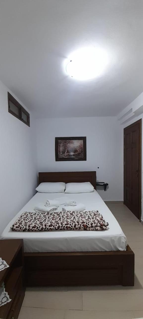 Apartment Altin In Old Town Berat Luaran gambar