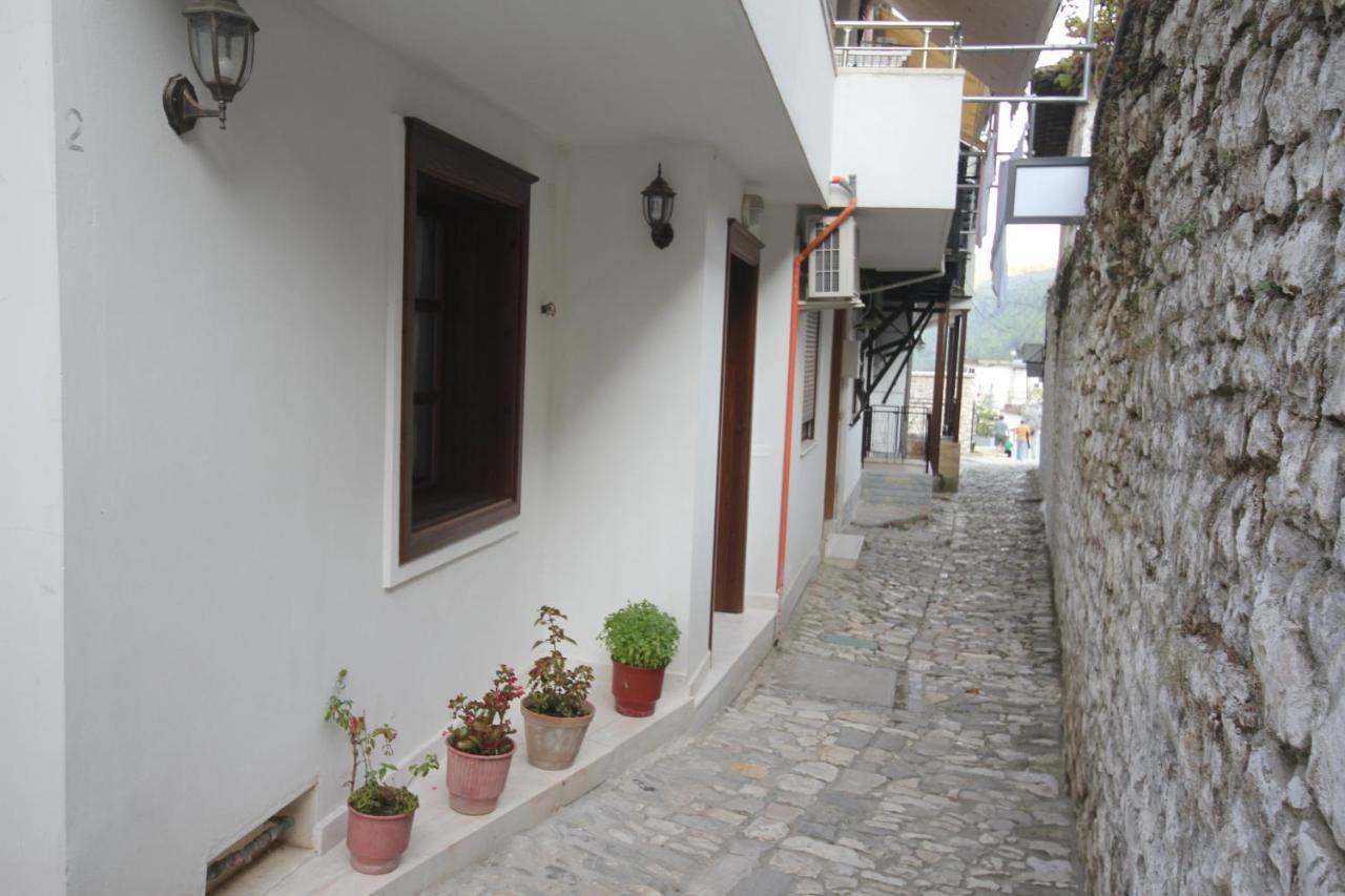 Apartment Altin In Old Town Berat Luaran gambar